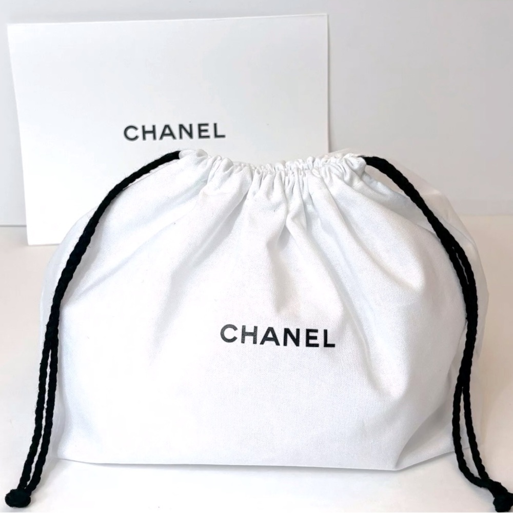 CHANEL Pouch  🩶AUTHENTIC🩶
9”, White Cotton Drawstring Pouch or Dust Bag
